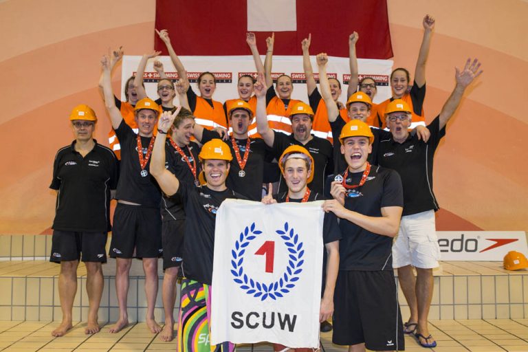 SCUW's men and women teams pose for a photo during the NLA Swiss Swimming Club Championships at the Hallenbad Buchholz in Uster, Switzerland, Sunday, March 24, 2013. (Photo by Patrick B. Kraemer / MAGICPBK)